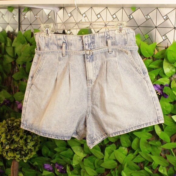 BlankNYC Pay Back Pleated High Rise Denim Shorts with Belt Blue Size 28 NWT - Picture 3 of 11